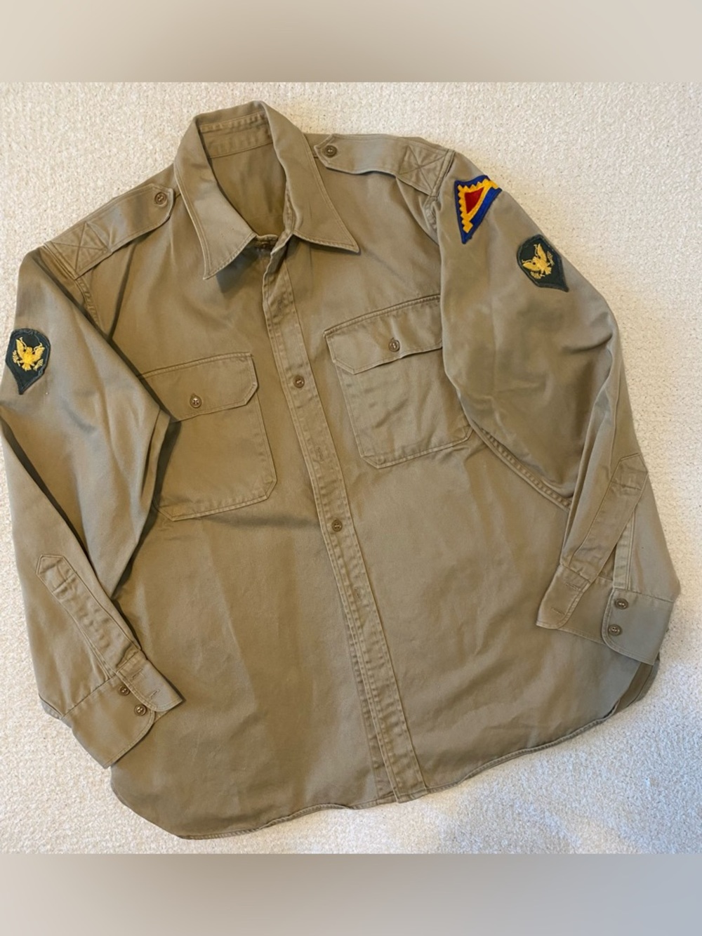 Vintage Military-Style Khaki Field Shirt with Patches Size L